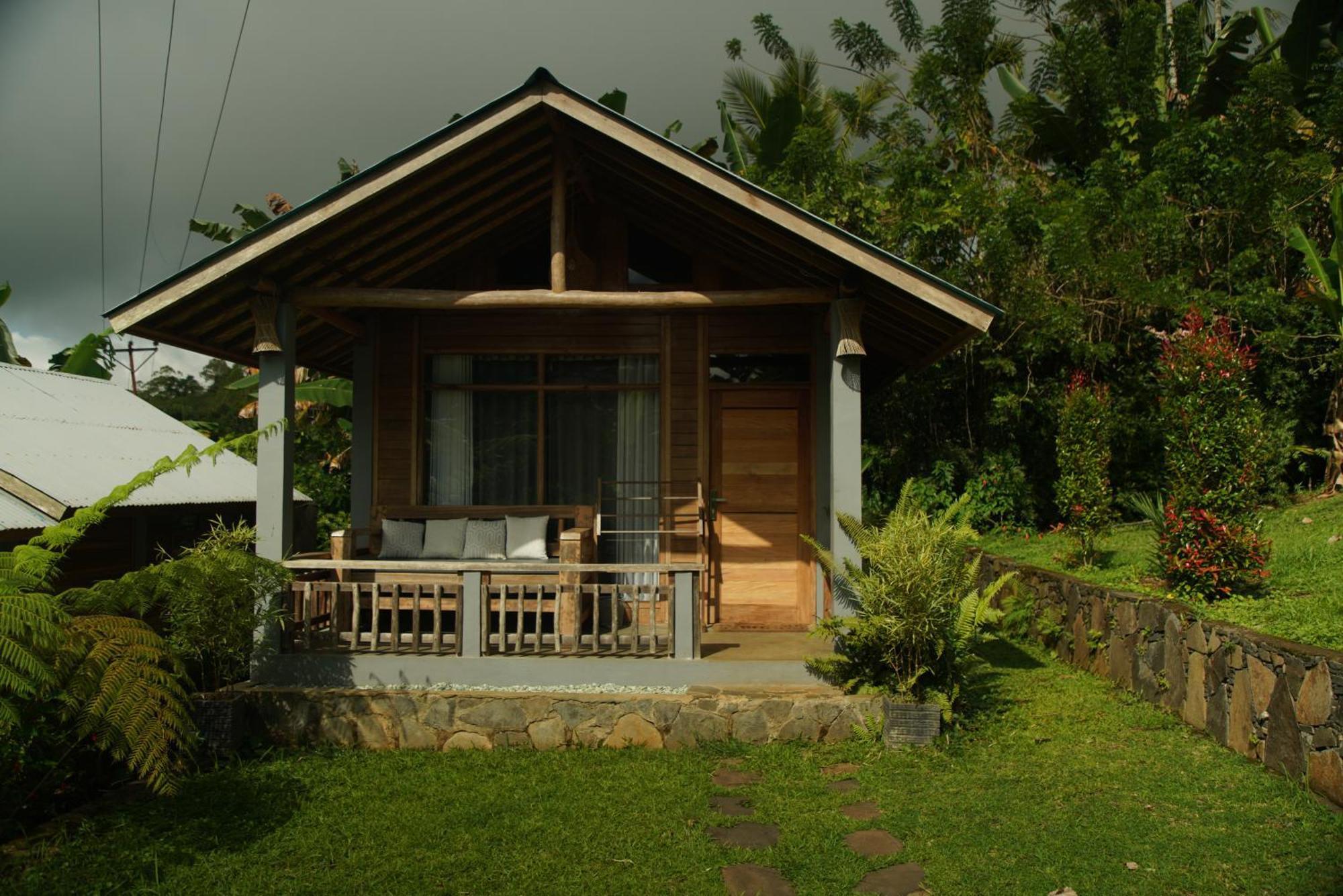 The Geckos Homestay Kelimutu Εξωτερικό φωτογραφία
